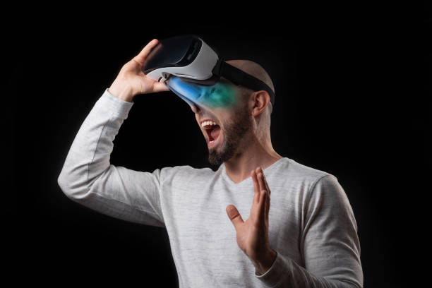 Virtual Reality (VR)
